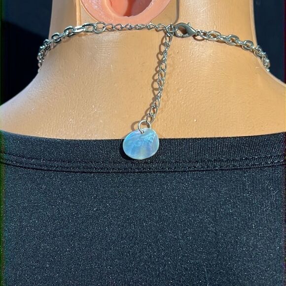 Fantastic Cascading Bib Mother of Pearl Necklace - Picture 6 of 10